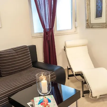 Allure Apartment *