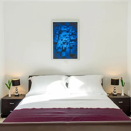 Apartment Allure